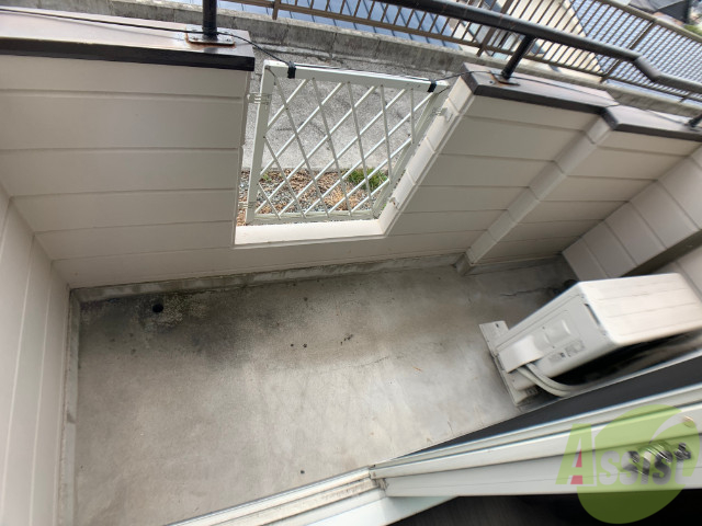 バルコニー　バルコニー。洗濯物がはかどりそうな広さがありますよ。