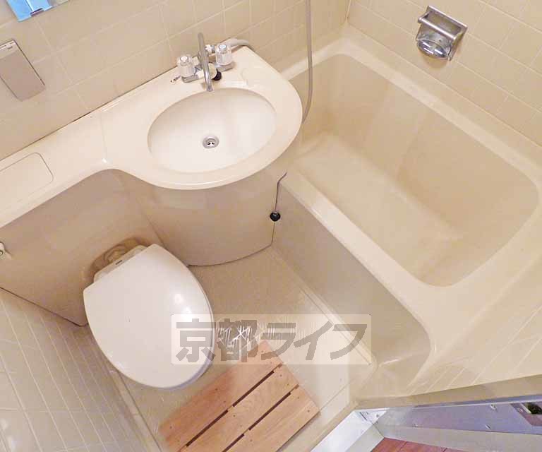 バス・シャワールーム　綺麗な浴室です。