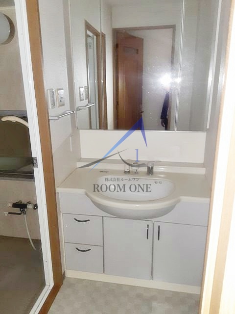 洗面設備　洗面台です。