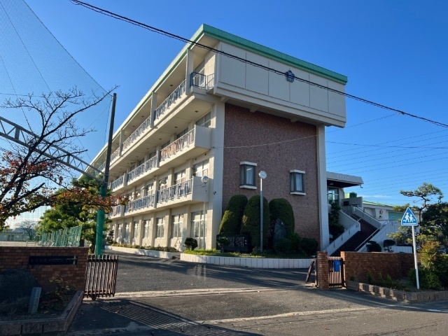 中学校　北名古屋市立天神中学校（中学校）まで1842m