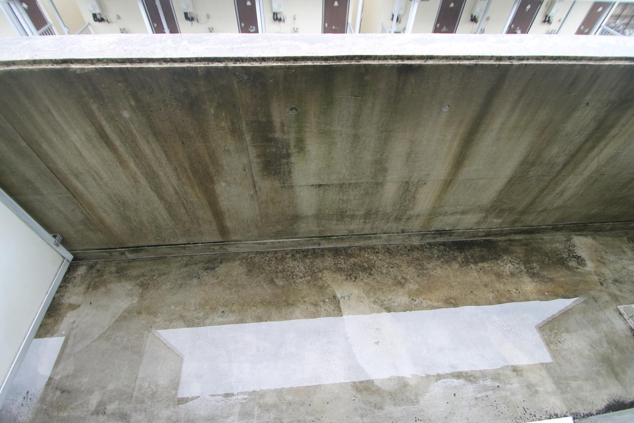 バルコニー　バルコニースペースもひろいです。