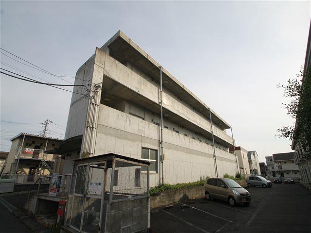 建物外観　コンクリート打ちっぱなしマンション！