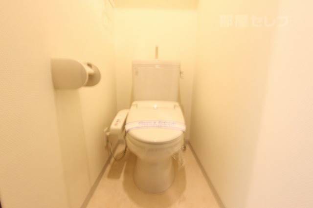 トイレ　ウォシュレット付きです。