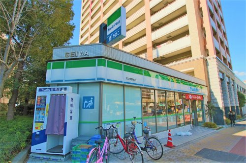 コンビニ　ファミリーマート 新深江駅前店（コンビニ）まで149m
