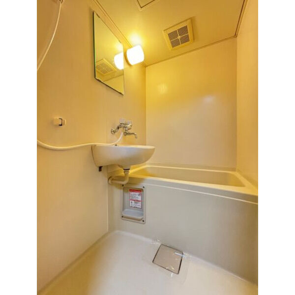 バス・シャワールーム　ゆったり過ごせるお風呂です