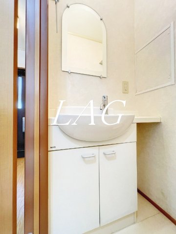 洗面設備　独立洗面台です。