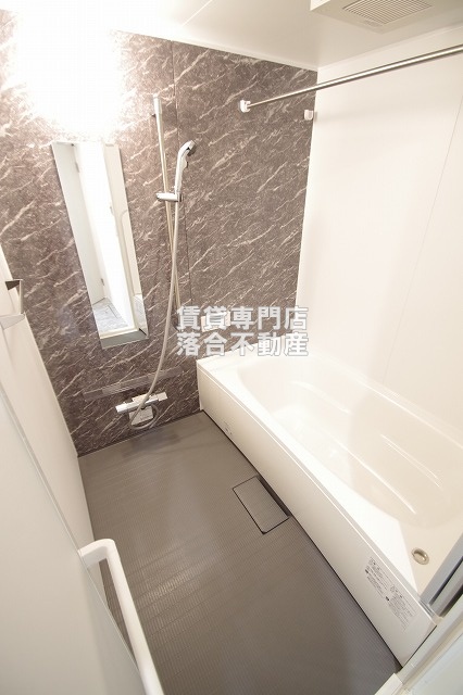 バス・シャワールーム　広々とした一坪風呂でゆったり♪