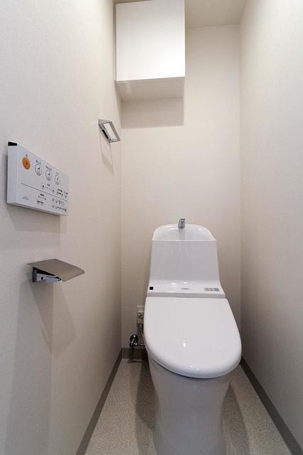 トイレ　※写真は同タイプ住戸です。