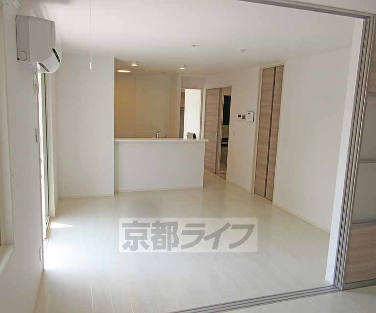 居室・リビング　広々したお部屋です