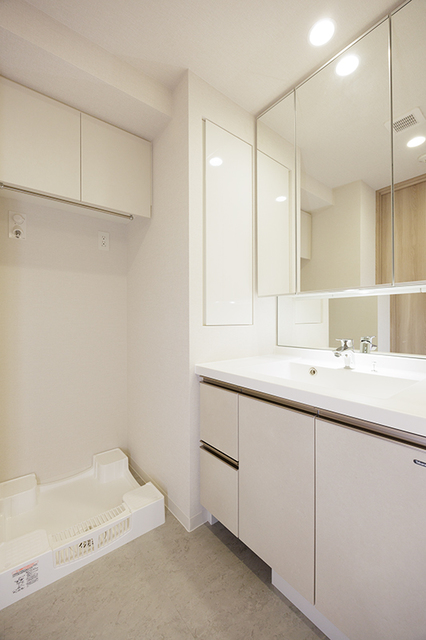 洗面設備　※写真は同タイプ住戸です。