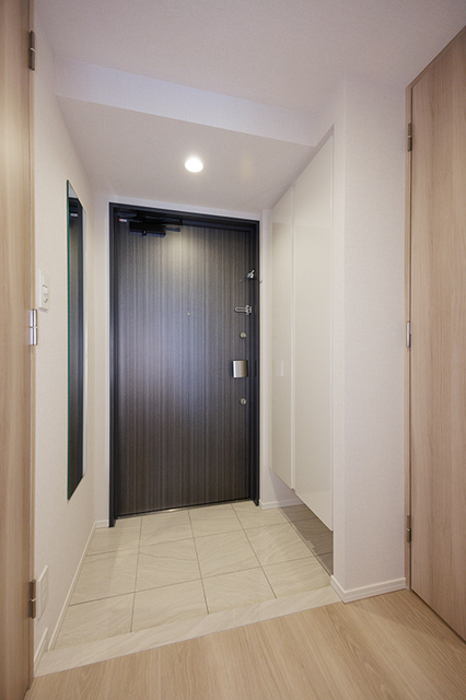 玄関　※写真は同タイプ住戸です。