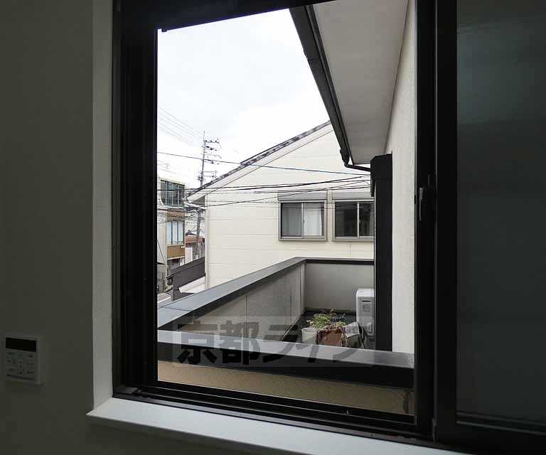 バルコニー　窓です。