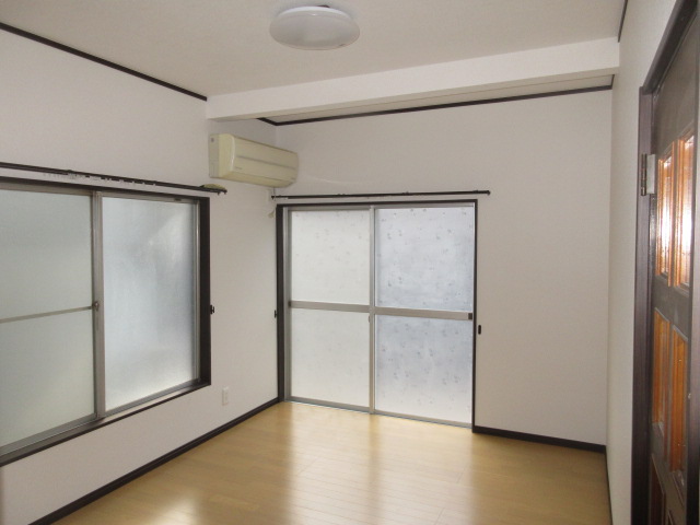 居室・リビング　照明、エアコン付！