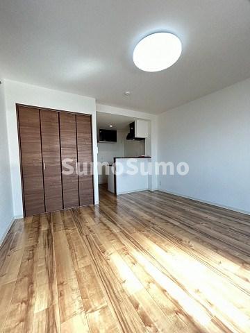 その他部屋・スペース　広くて明るい寝室