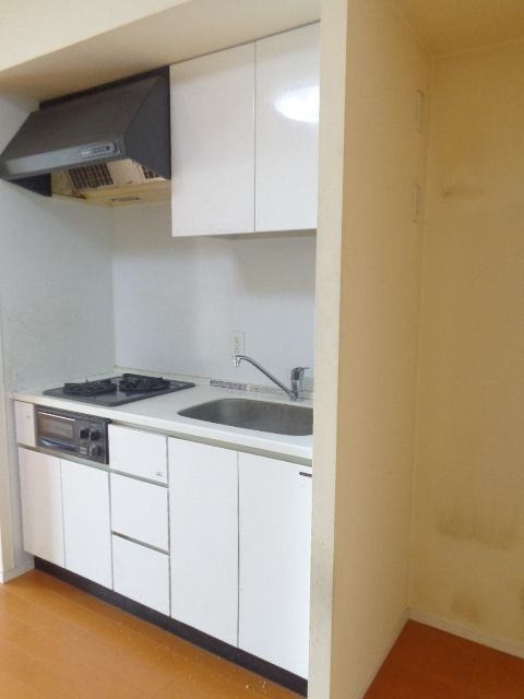 キッチン　ガスコンロ2口・グリル付きのシステムキッチン