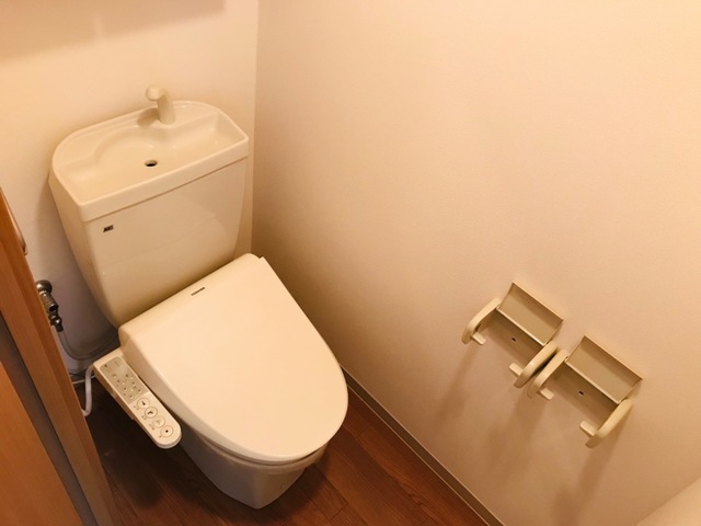 トイレ　※同タイプの部屋写真です