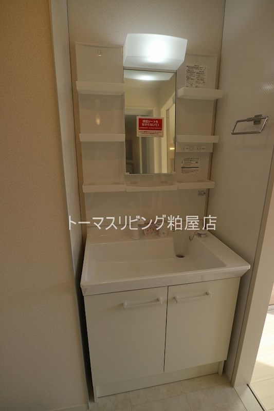 洗面設備　写真は同型別物件（現況優先）
