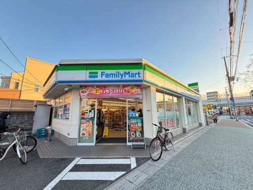 コンビニ　ファミリーマート 西宮里中町店（コンビニ）まで423m