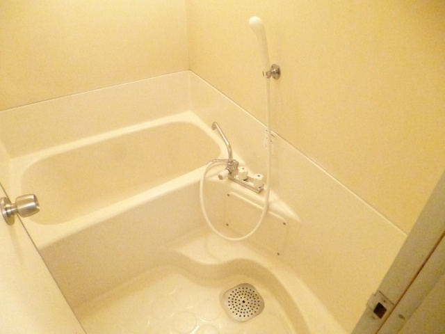 バス・シャワールーム　キレイなお風呂ですね♪
