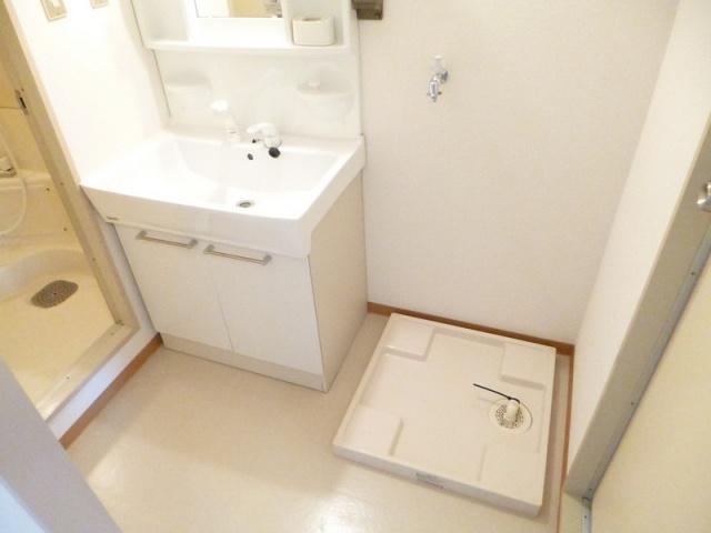 洗面設備　シャンプードレッサーつき脱衣室♪