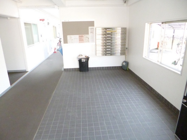 その他　エレベーターつき、ロビーもキレイになってます♪