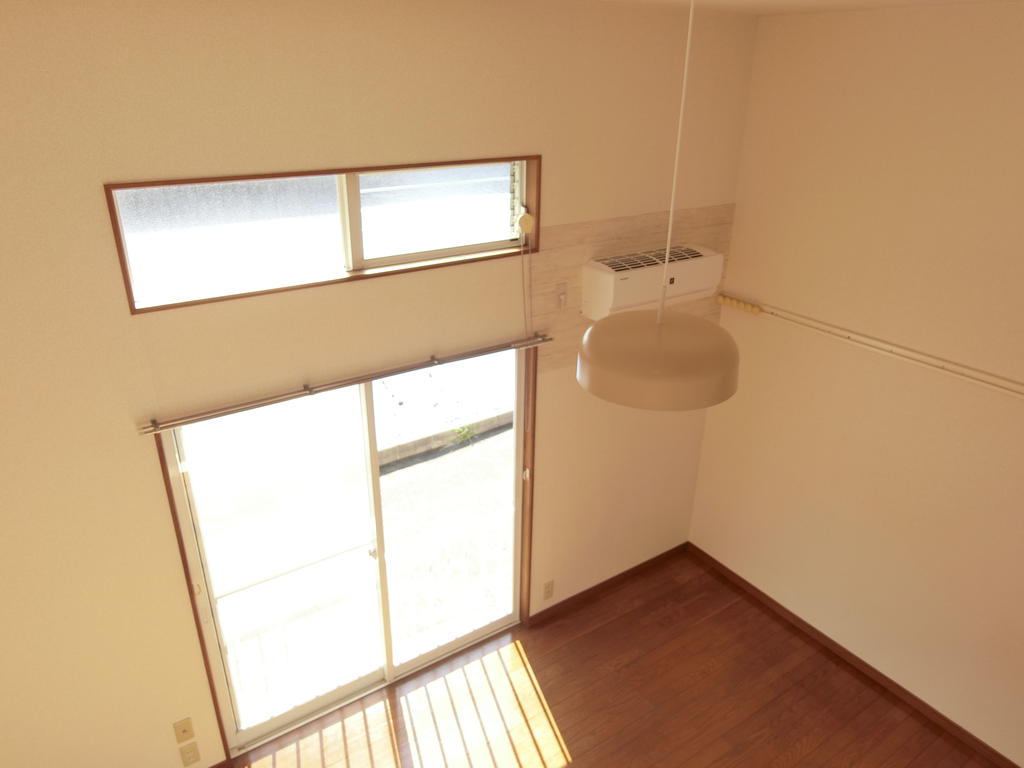 その他部屋・スペース　ロフト付きで天井も高く、開放感もたっぷり。