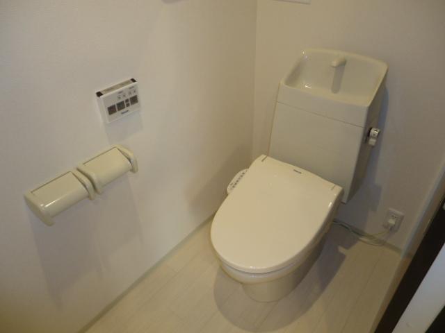 トイレ　シャワー付トイレ