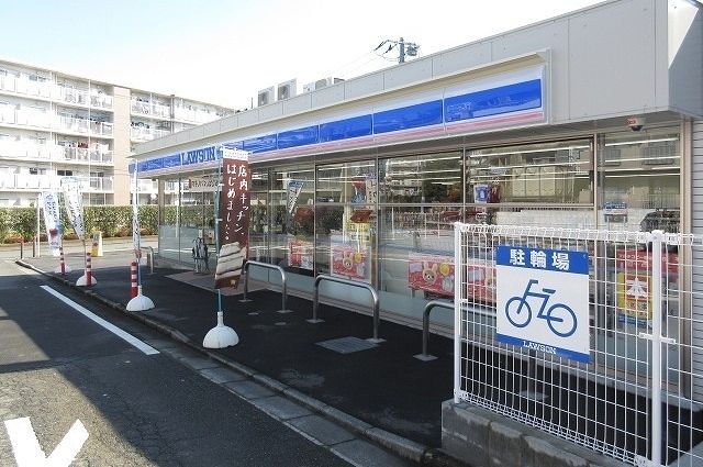 コンビニ　ローソン上鶴間本町５丁目店（コンビニ）まで500m
