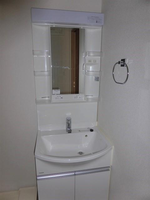 洗面設備　スペースが確保できる洗面所です