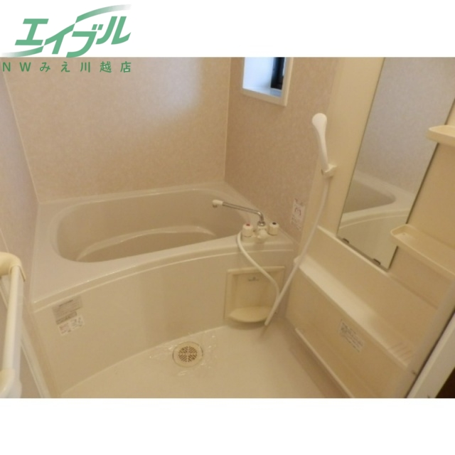 バス・シャワールーム　同物件別部屋写真