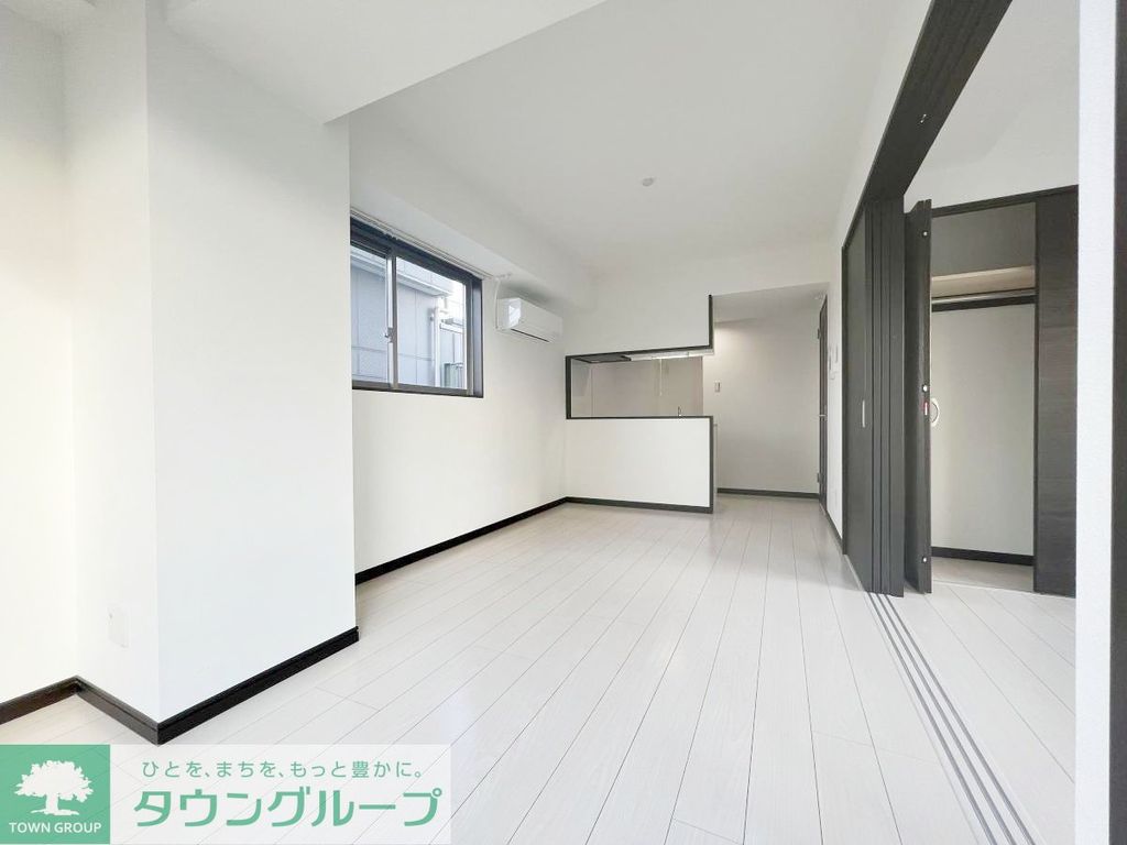 居室・リビング　エントランス