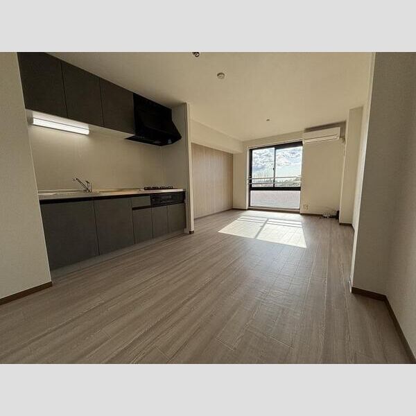 居室・リビング　※写真は同じマンションの違う部屋のものになります。