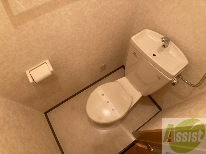 トイレ　こちらはトイレです。清潔感があり、安心して使用できます。