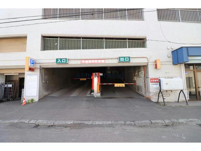 駐車場　駐車場