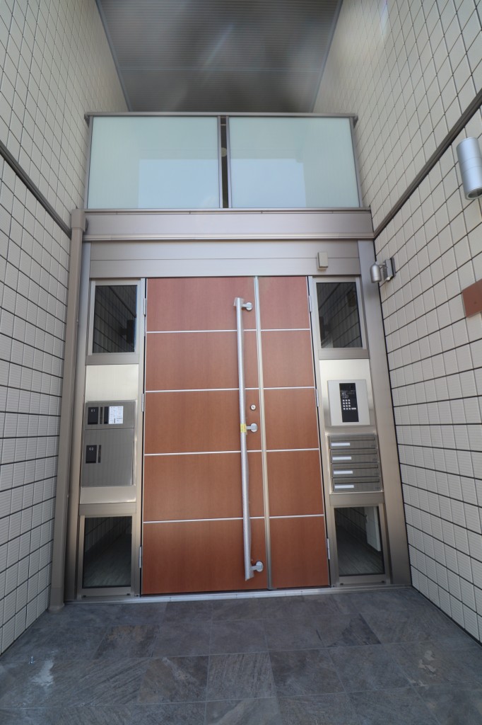 エントランス　オートロックあり