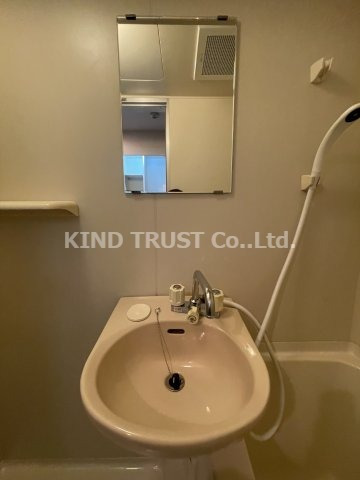 洗面設備　スペースが確保できる洗面所です 参考写真です