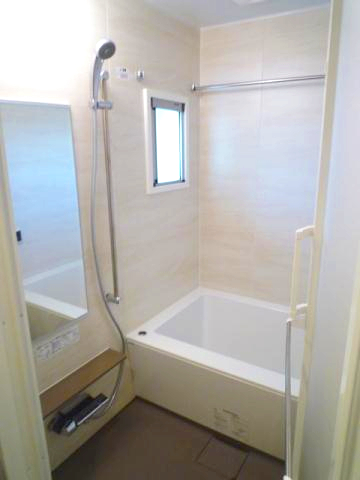 バス・シャワールーム　※同タイプの写真です。実際と異なる場合があります。