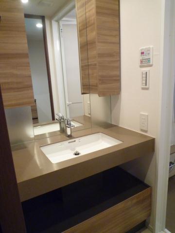 洗面設備　※同タイプの写真です。実際と異なる場合があります。