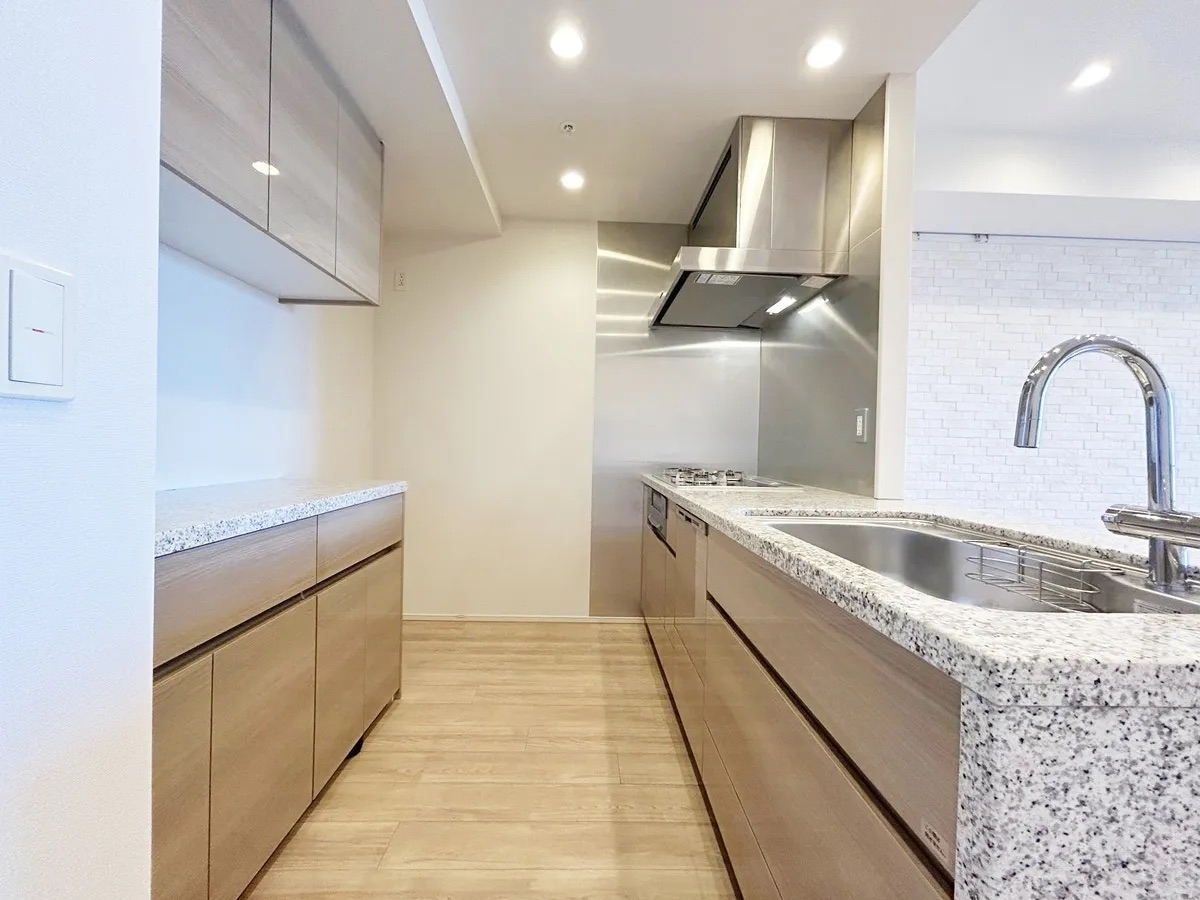 キッチン　※同タイプ別部屋