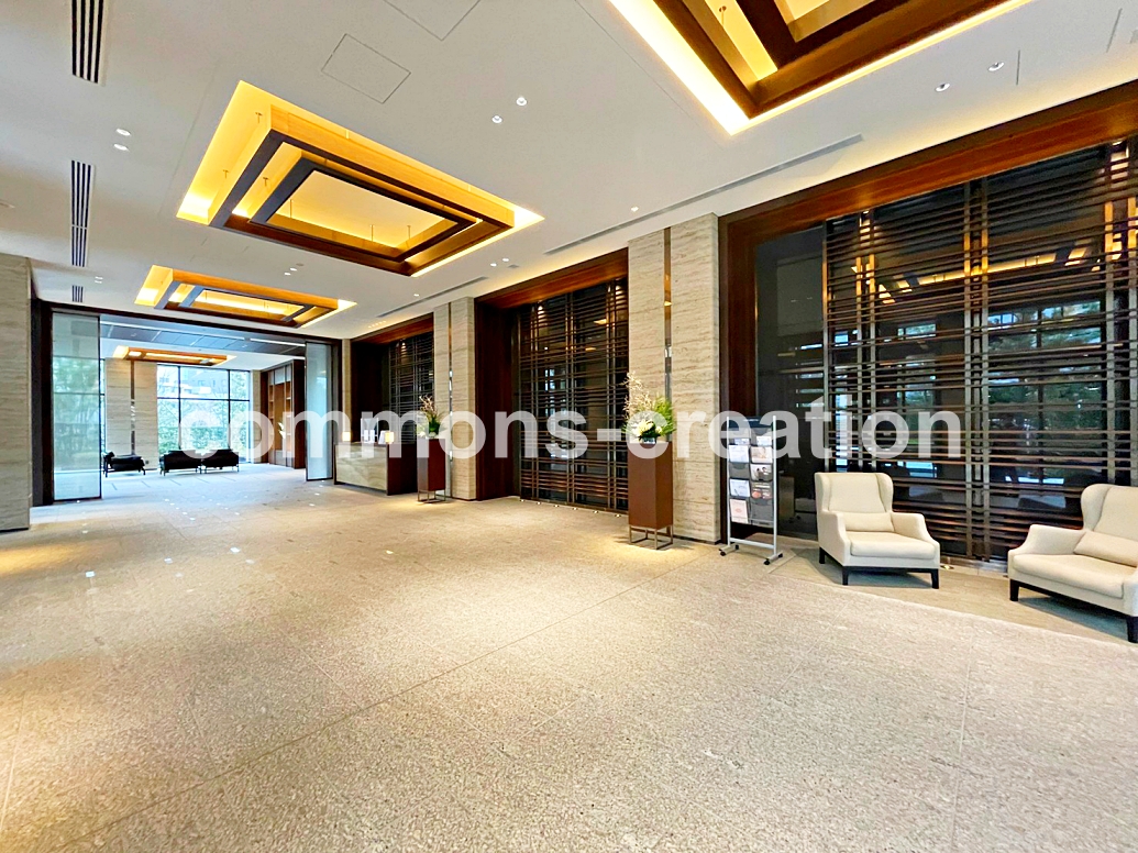 スーパー　成城石井アトレ目黒2店（スーパー）まで341m