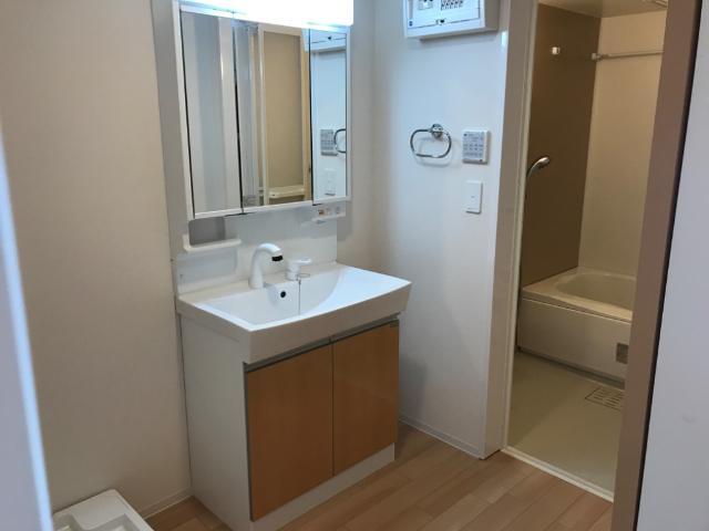 洗面設備　シャワー付トイレ