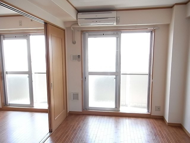 居室・リビング　居間です