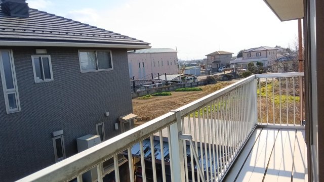 収納　残置物として棚や引出が多数あります。