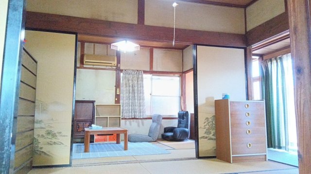 居室・リビング　6畳2間の続き和室です。