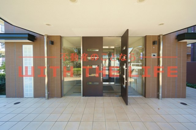 エントランス　清潔なエントランスです