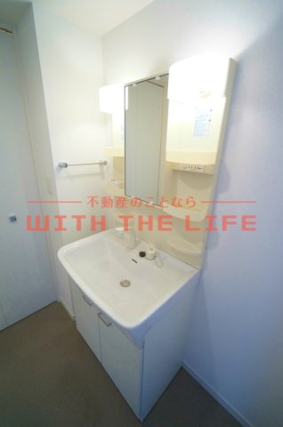 洗面設備　独立洗面台で身支度をすべて済ませてしまいましょう