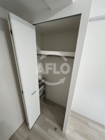 収納　セレニテ九条リアン　クローゼット