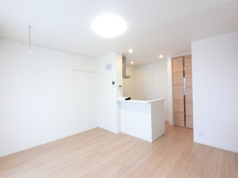 居室・リビング　図面と現状に相違がある場合には現状を優先