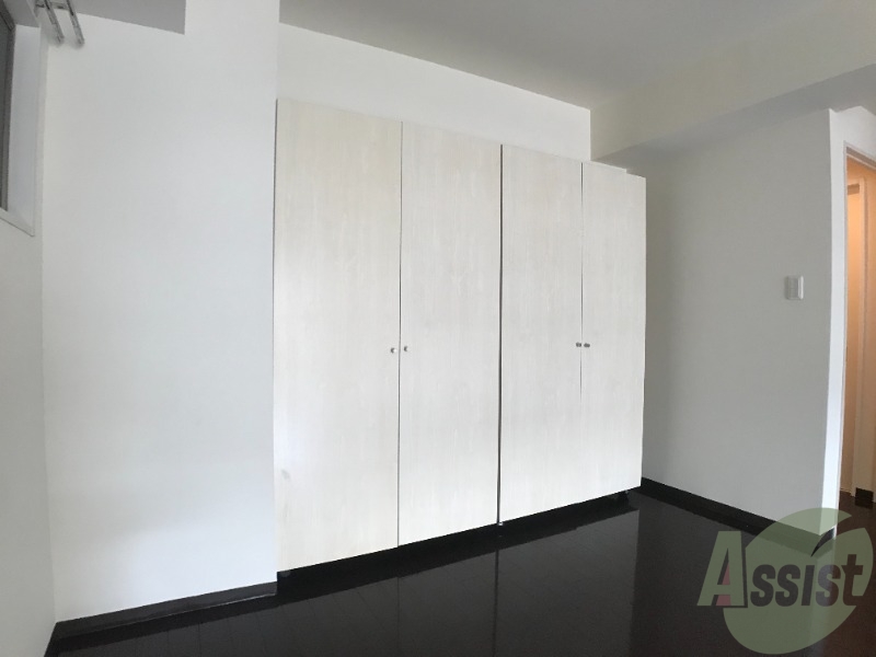 収納　収納は可動式になっているので、位置を変えるとき便利です。