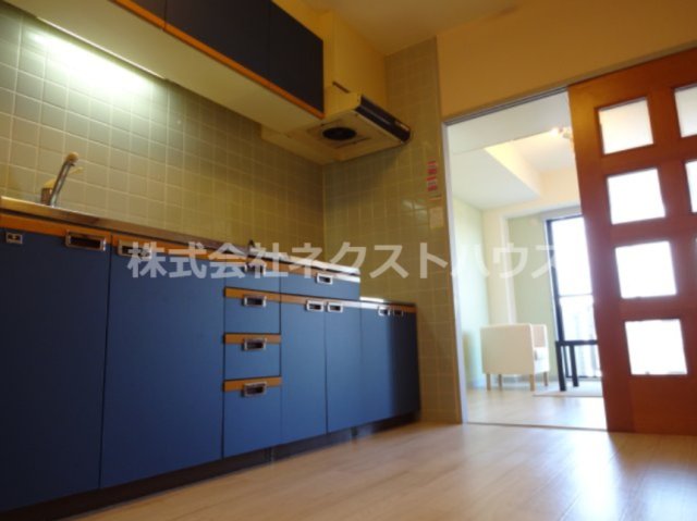 キッチン　別部屋参考写真です